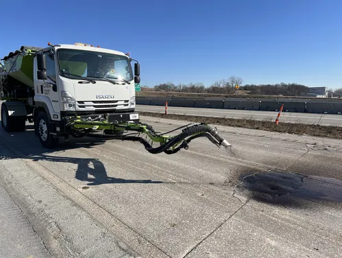 Iowa DOT self-contained, one-person pothole filler