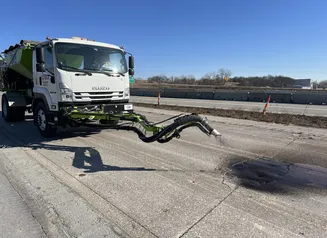 Iowa DOT self-contained, one-person pothole filler