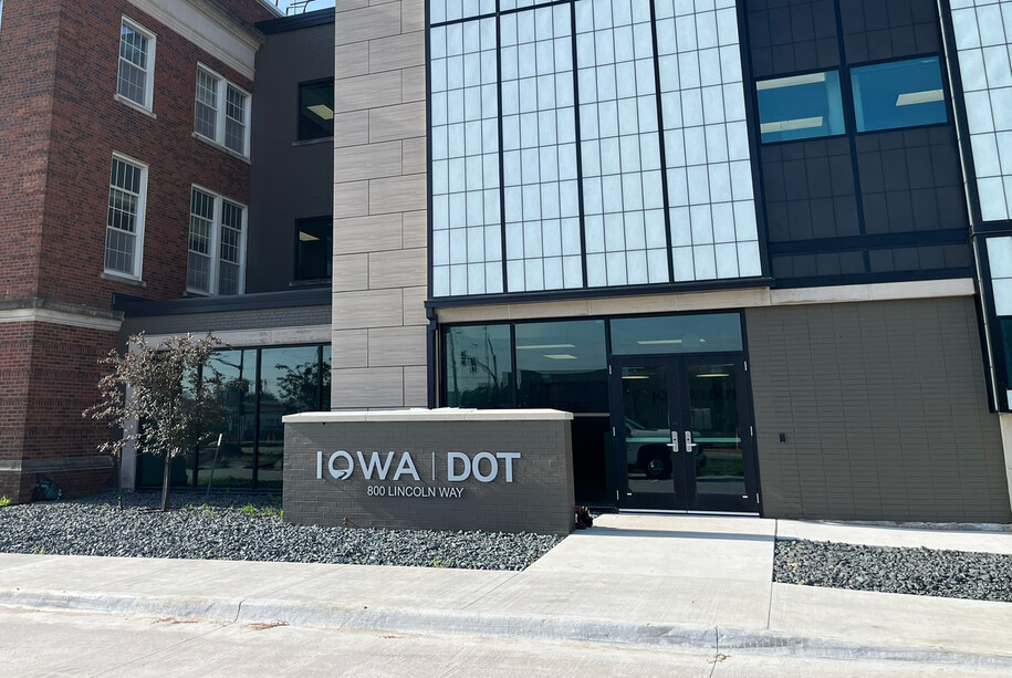 Iowa DOT 800 Lincoln Way Entrance